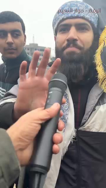 #الرقة
كلمة لأحد أبناء الرقة تمثلنا جميعاً... 💚

#عاشت_سورية #الجمهورية_العربية_السورية
#تسقط_قسد...