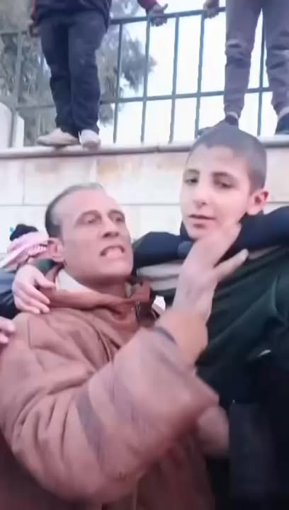 #الرقة
يا الله! يا الله! يا الله! ما هذه الفـ.ـاشية لدى تنـ.ـظيم قسد الارهـ.ـاىى؟؟ أطفال يا ناس!!! ح...